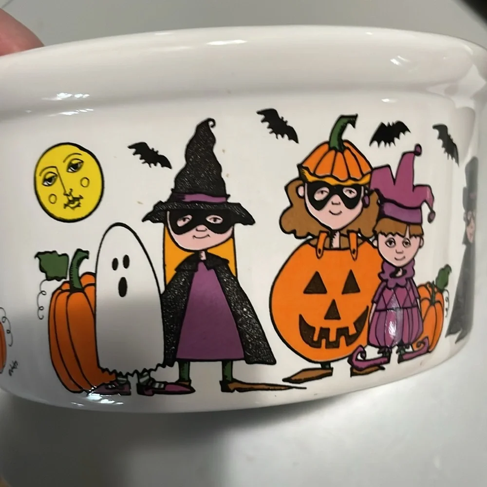 Ursula Dodge “Goblins” Halloween stoneware pet bowl